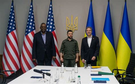El secretario de Defensa de Estados Unidos, Austin, llega a Kiev para reunirse con líderes ucranianos